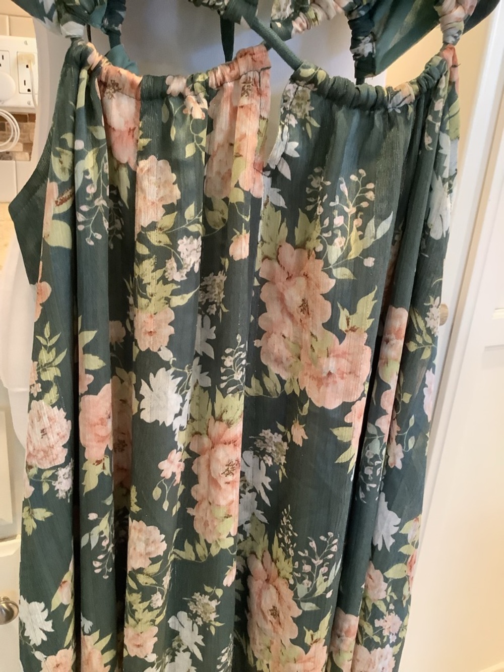 Green Floral Cutout Maxi Dress - size 2 Hello Molly - Picture 3 of 10